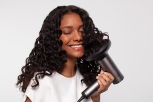 Read more about the article Amika Soulfood Nourishing Hair Mask is My New Favorite for Taming Dry Hair