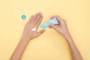 Read more about the article Why Does My Skin Feel Dry Even After Moisturizing?
