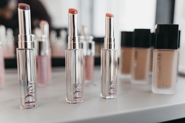 You are currently viewing 8 Ways to Make Your Lipstick Last Longer
