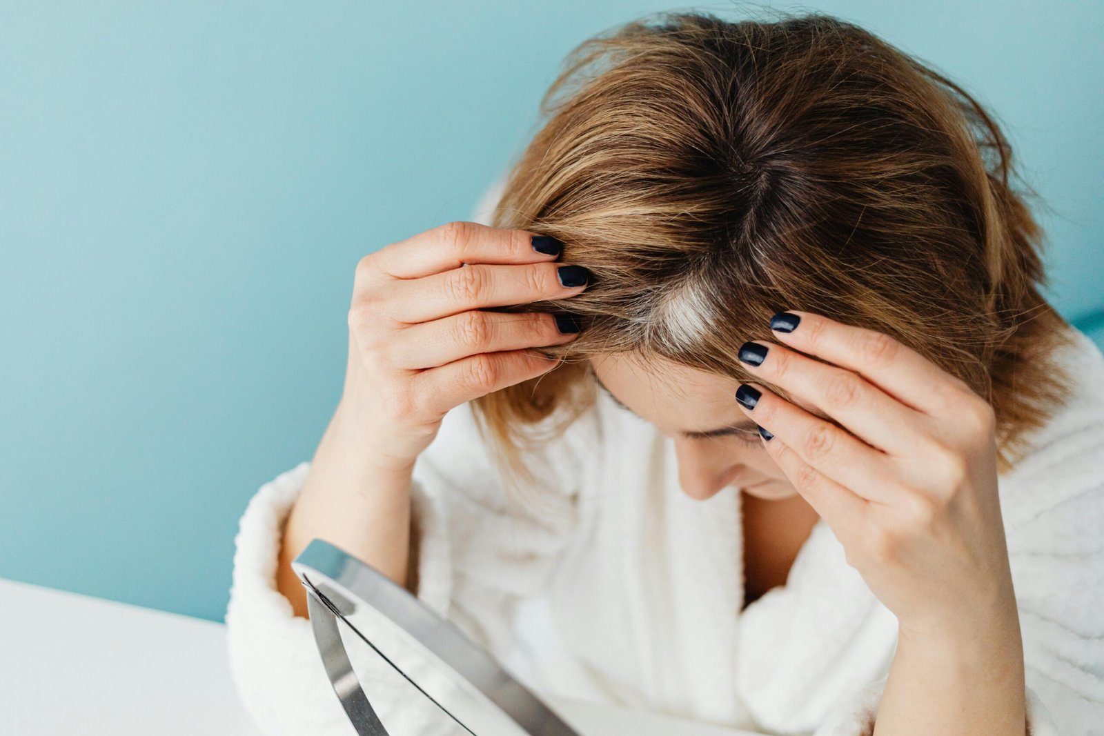 You are currently viewing How to Stop Hair Fall in Women: 7 Proven Tips & 4 Must-Try Products